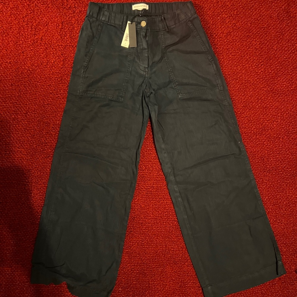 Women’s Banana Republic navy blue slacks (small)